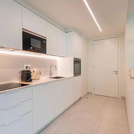 Bayline - Beachfront Pool And Sargo By Bedzy Appartement *