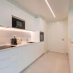 Bayline - Beachfront Pool And Sargo By Bedzy Apartmán *