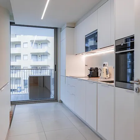 Bayline - Beachfront Pool And Sargo By Bedzy *