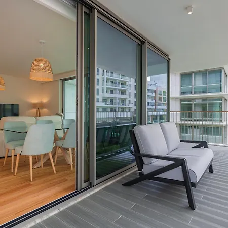 Bayline - Beachfront Pool And Sargo By Bedzy Apartmán *