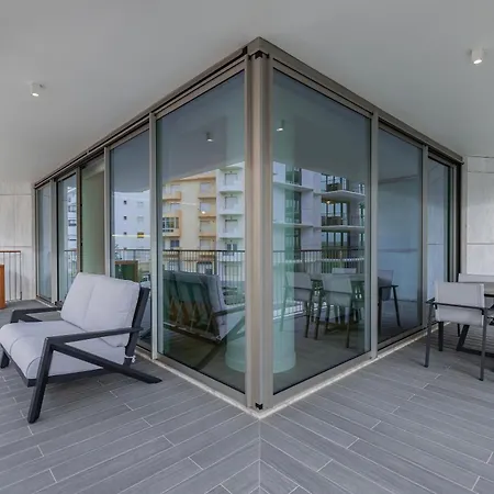 Bayline - Beachfront Pool And Sargo By Bedzy