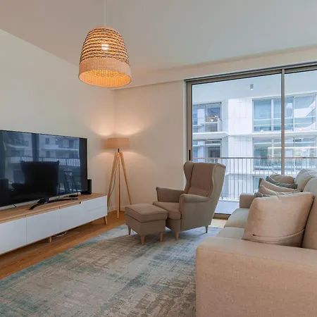 Bayline - Beachfront Pool And Sargo By Bedzy